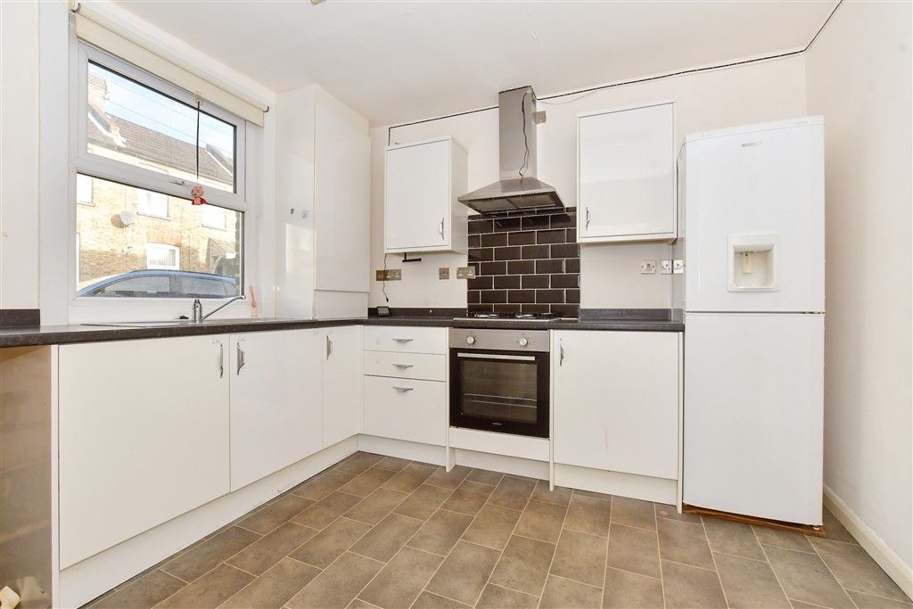 Property photo 3 of 7 Kitchen