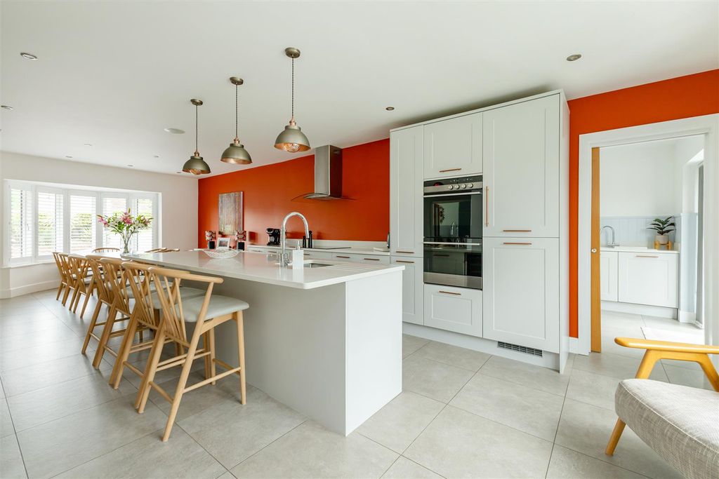Property photo 2 of 33 Untitled-2082.Jpg
