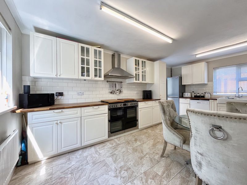 Property photo 1 of 30 Photo 24