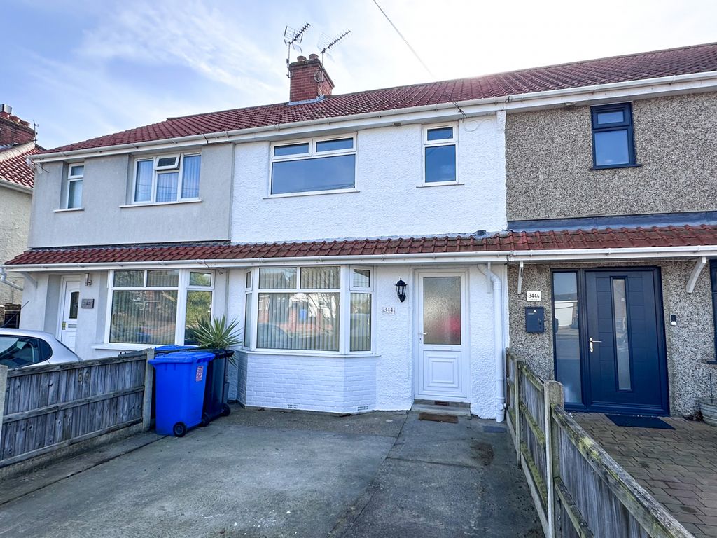 Property photo 1 of 11 3 Bedroom Mid-Terrace Property