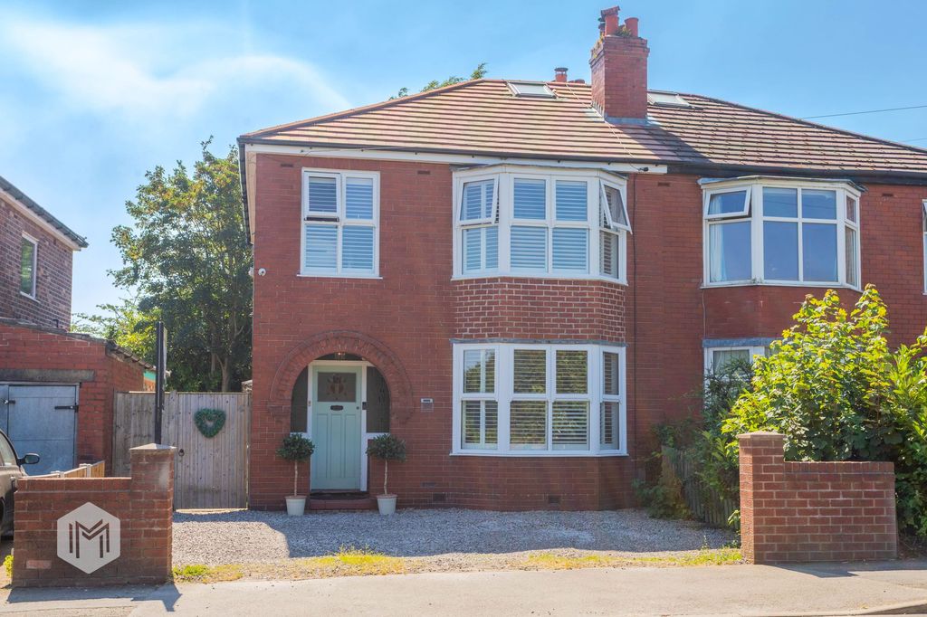 Property photo 1 of 32