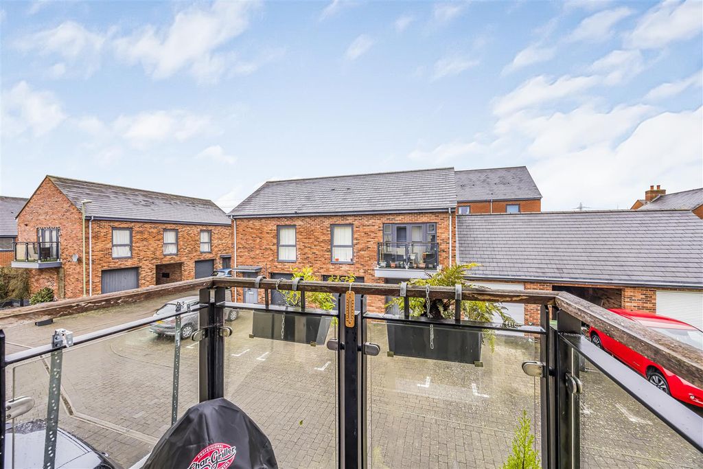 Property photo 3 of 15 15 Dexter Drive, Denmead-Porticomarketing-O'hara-1