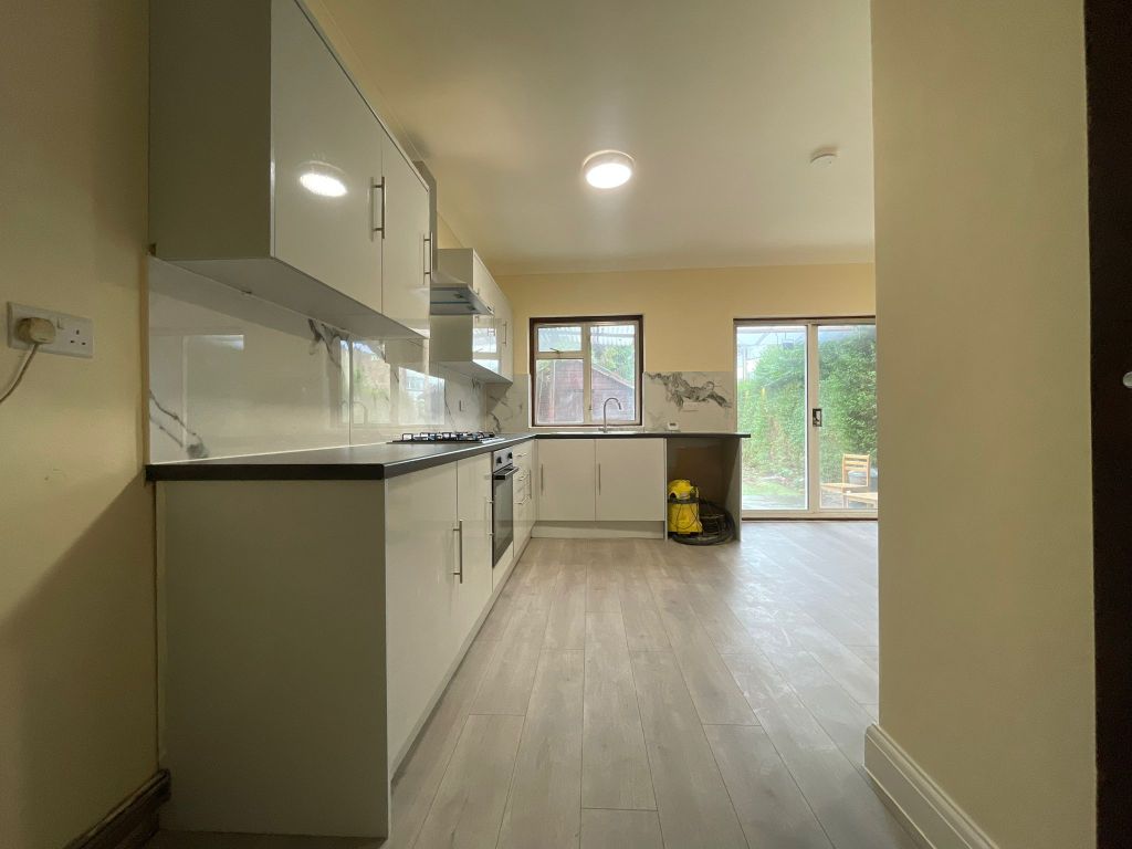 Property photo 2 of 25