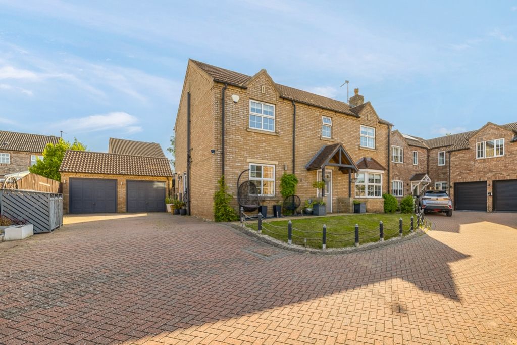 Property photo 1 of 43 6 Bishop Close (Dunholme)-7