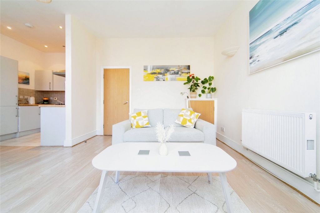 Property photo 3 of 17 Picture No. 10