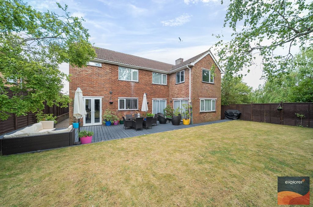 Property photo 2 of 16