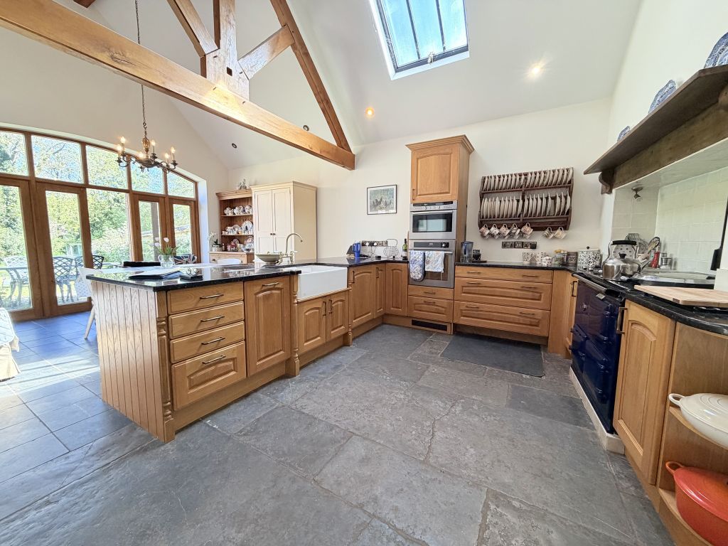 Property photo 3 of 31
