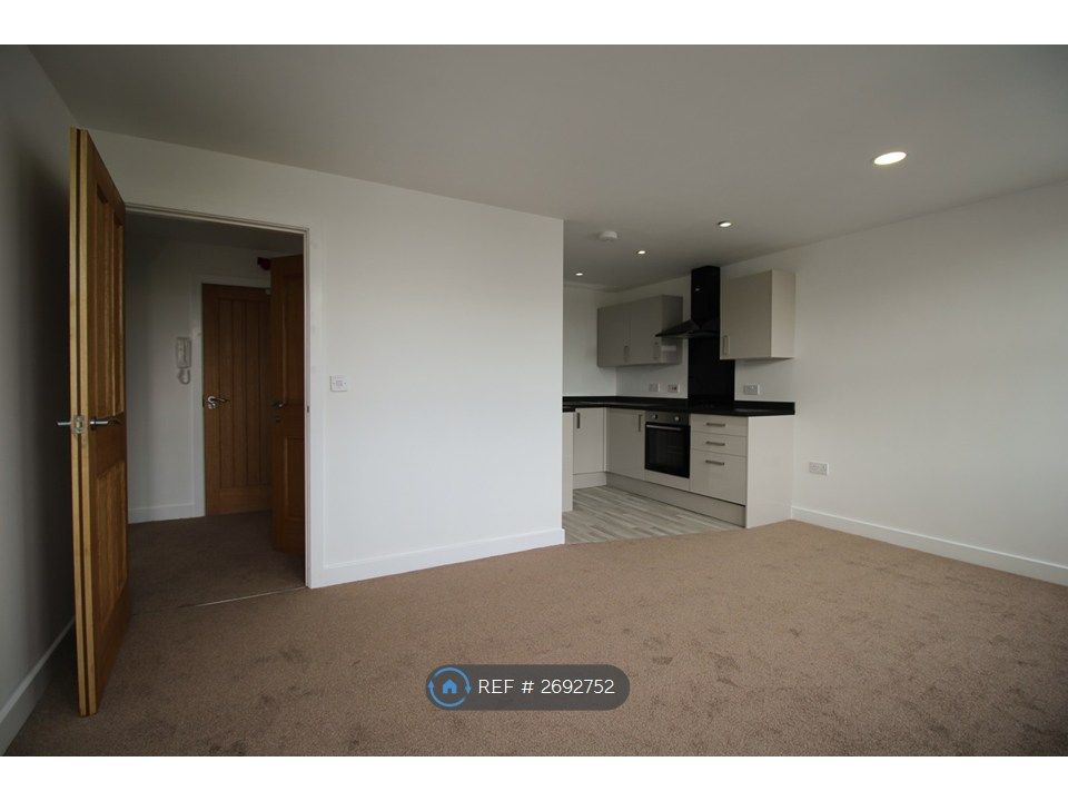 Property photo 1 of 10 Living Area