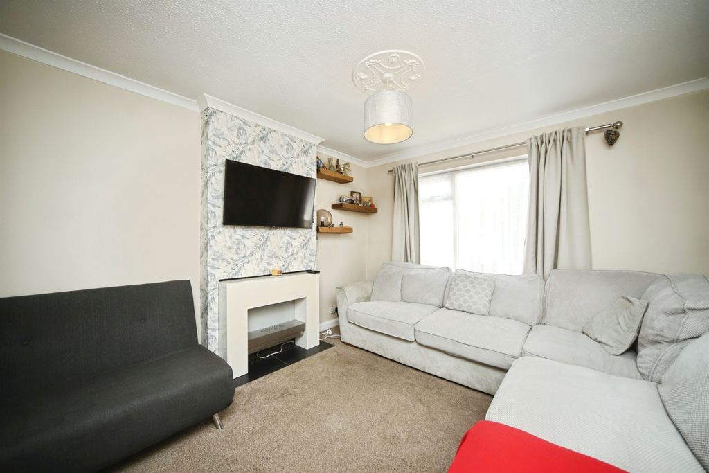 Property photo 2 of 17