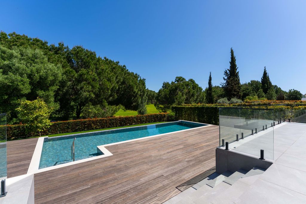 Property photo 1 of 28