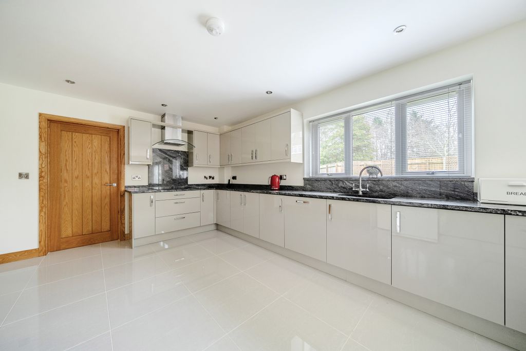 Property photo 2 of 33 1409205-22-698A50Da2Dae6-1