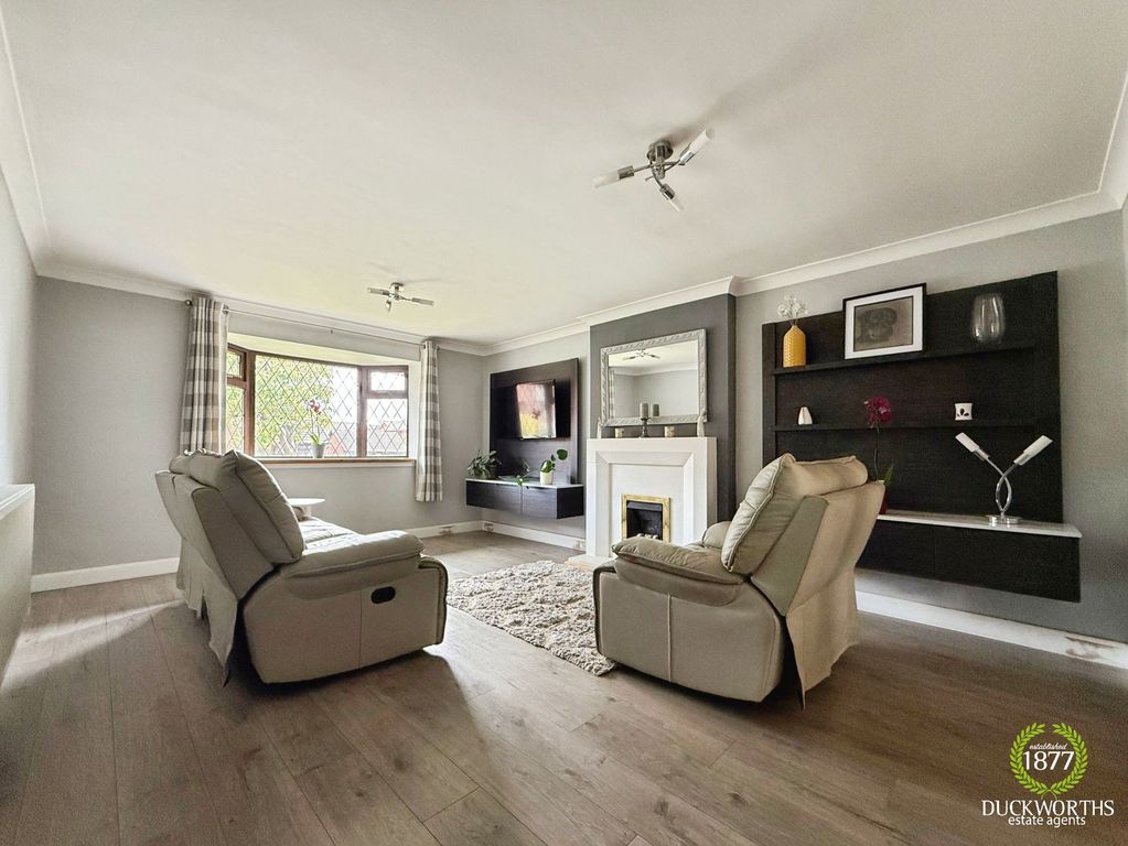 Property photo 3 of 28