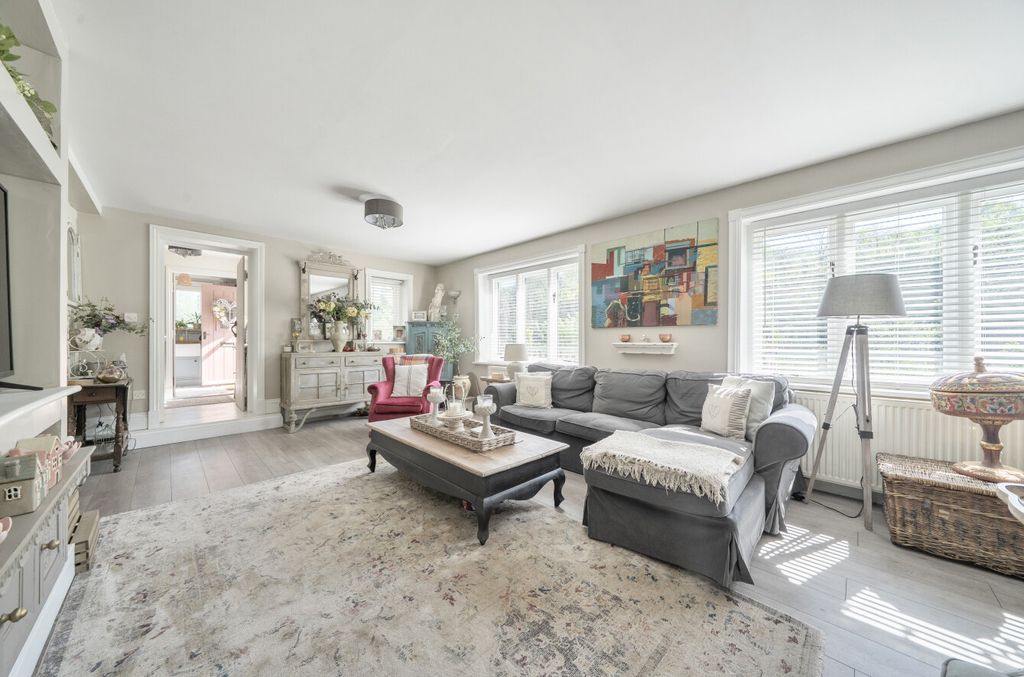 Property photo 2 of 43 1-6A110098Cf571-1...