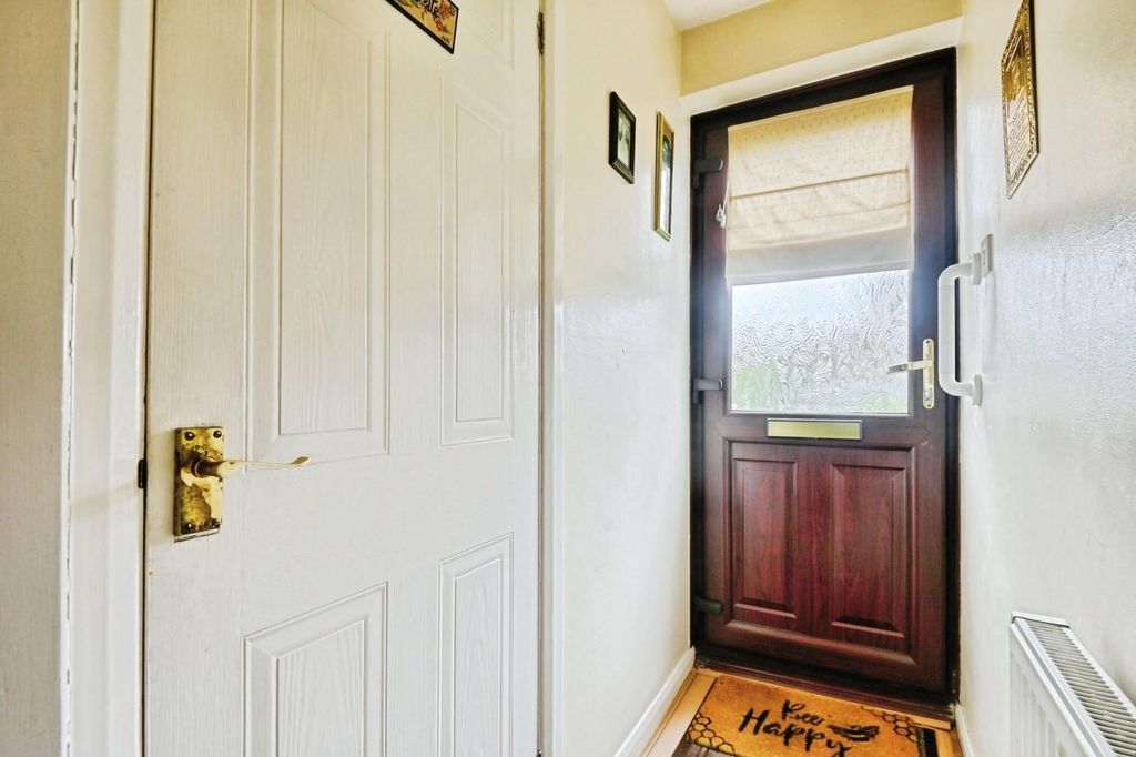 Property photo 3 of 23 8Lindisferne17.Jpg