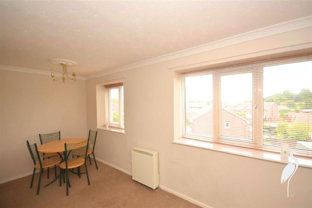 Property photo 3 of 8 Dining Room