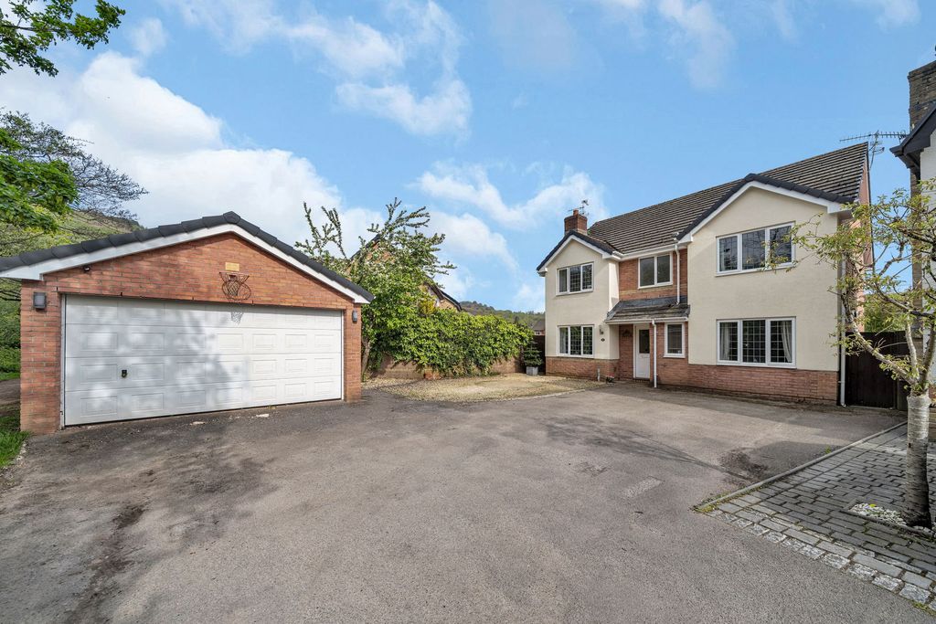 Property photo 1 of 35