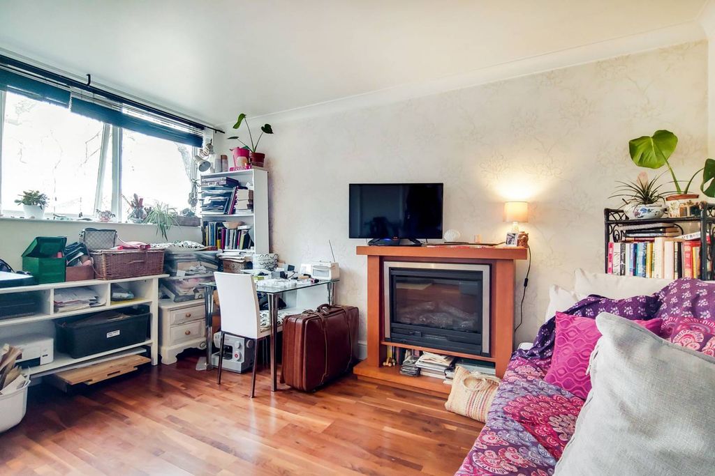 Property photo 3 of 17