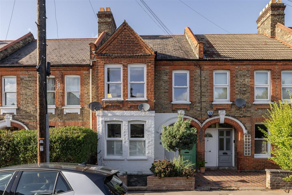 Property photo 1 of 38 Theydon Street, E17