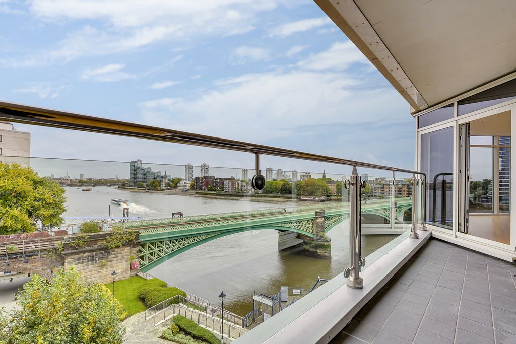 Property photo 3 of 18 Photo 4