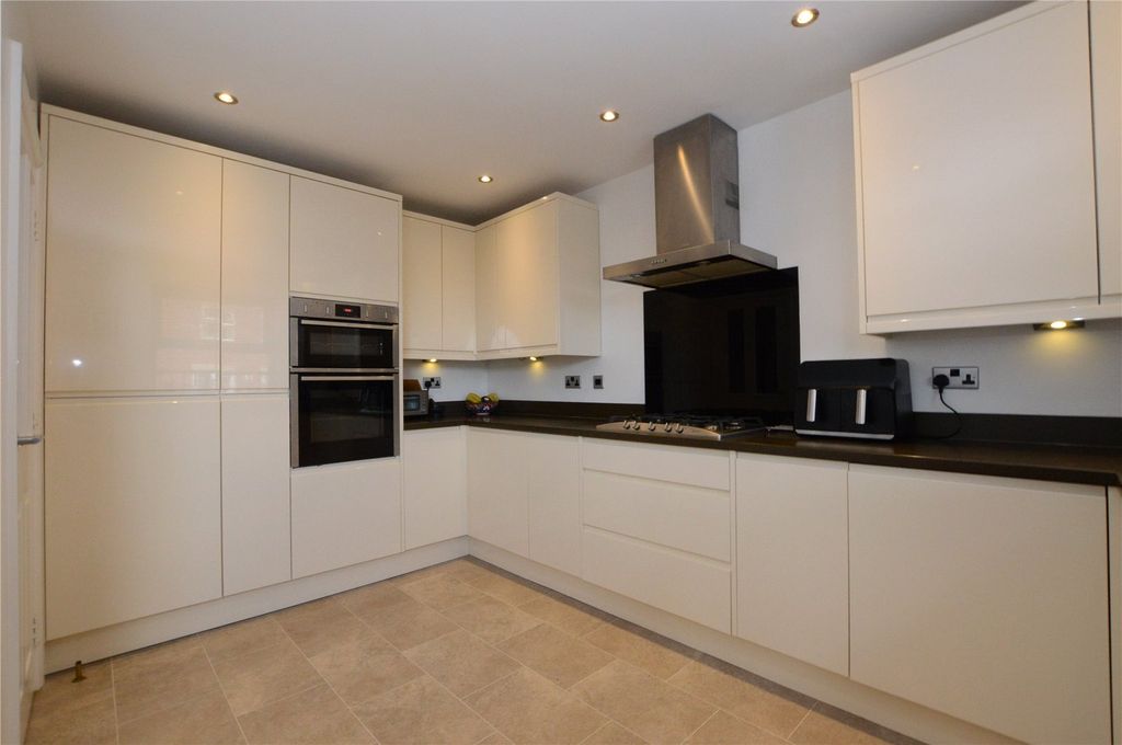 Property photo 3 of 22 Picture No. 08