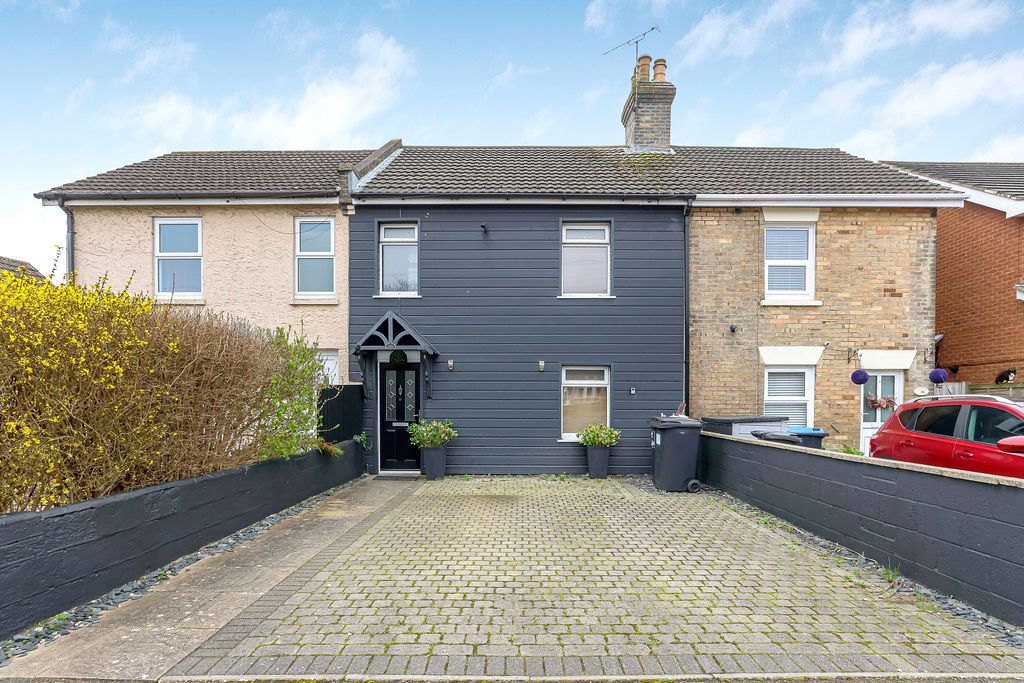 Property photo 1 of 18