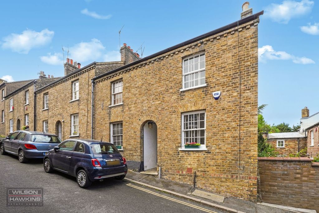 Property photo 1 of 12