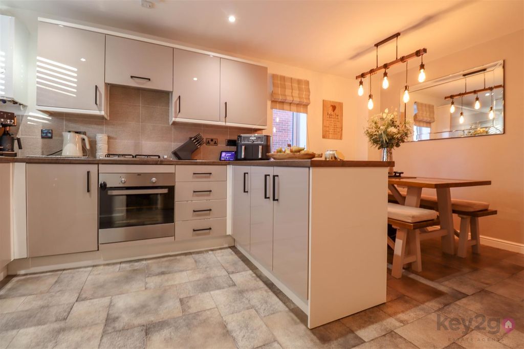 Property photo 2 of 18 Img_6021.Jpg