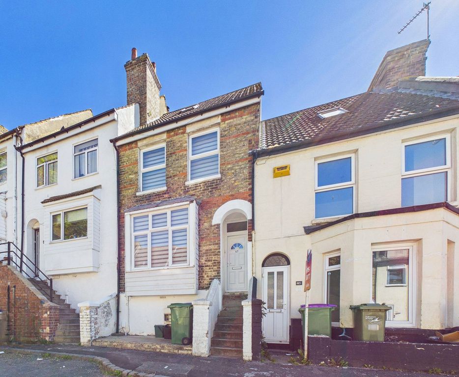 Property photo 1 of 17 Thanet Gardens