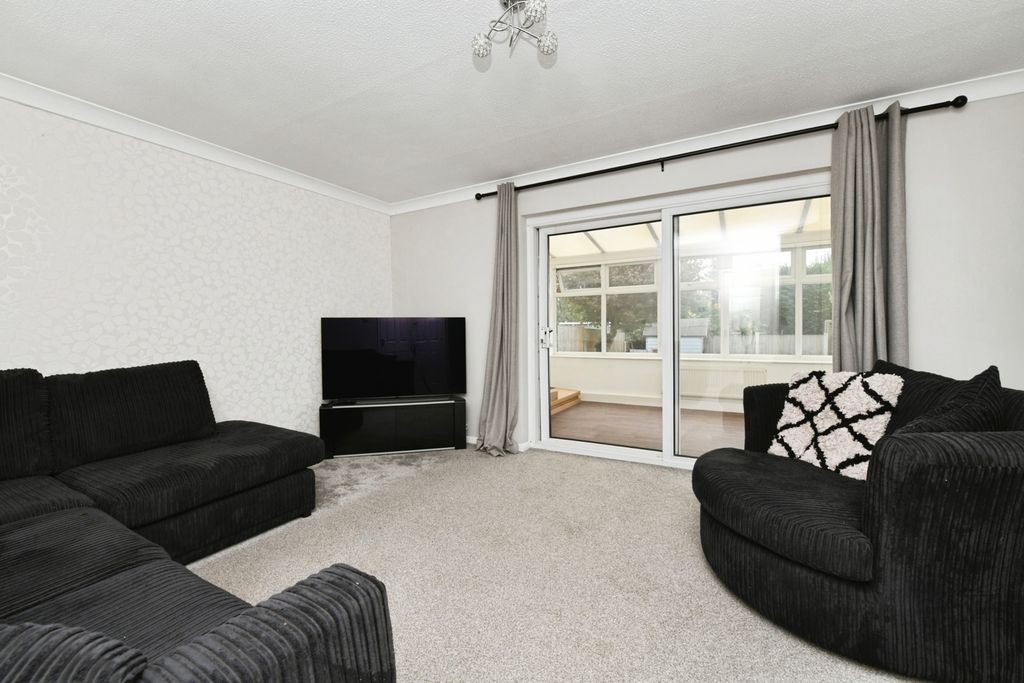 Property photo 3 of 17 Photo