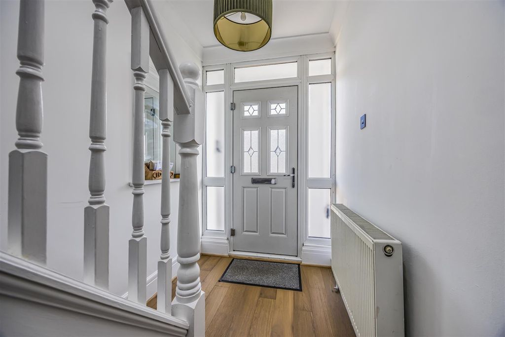 Property photo 3 of 21 18 Stanley Avenue, Baffins-Porticomarketing-Soldby