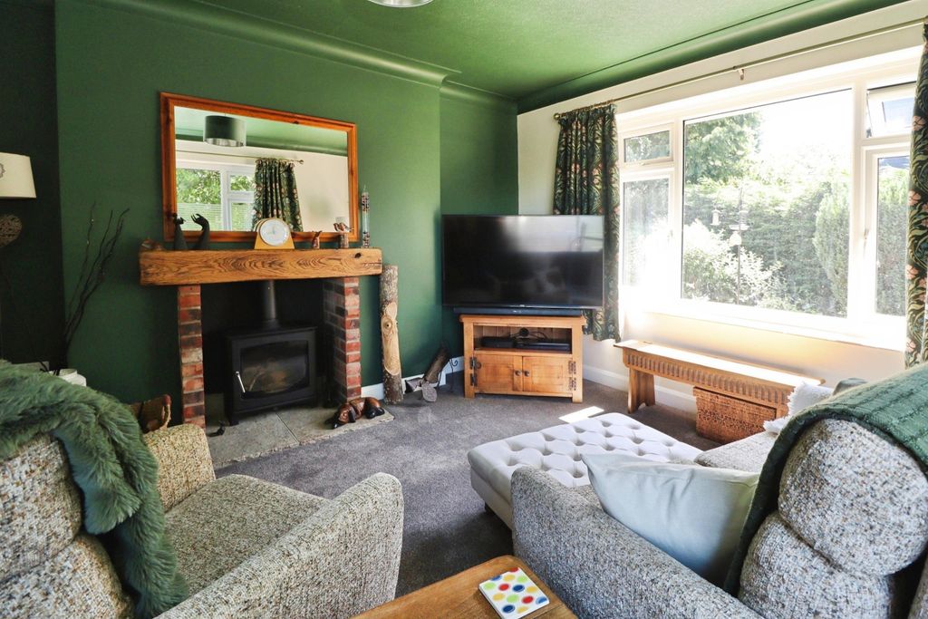 Property photo 3 of 28