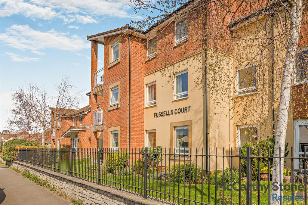 Property photo 1 of 16 Fussells Court