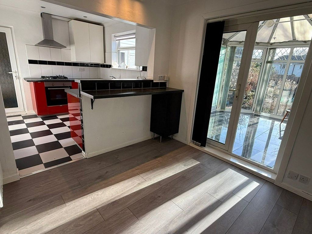 Property photo 3 of 15 Picture No. 05