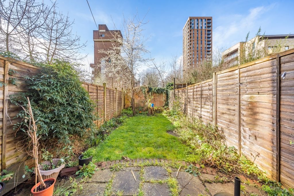 Property photo 2 of 15 2916755