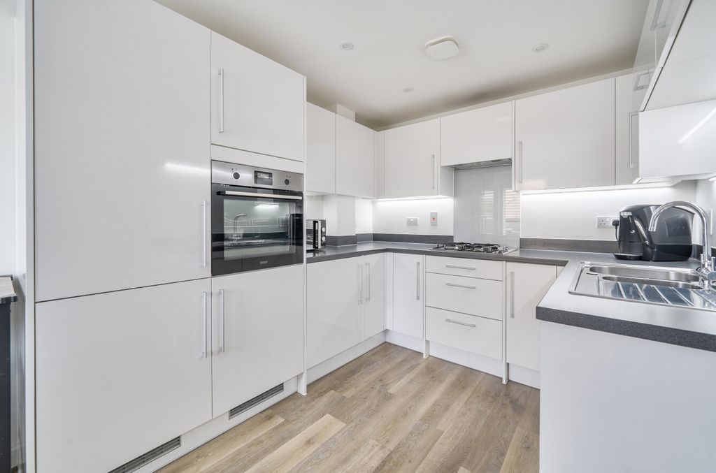 Property photo 3 of 22 1479357-16-6A32d4...