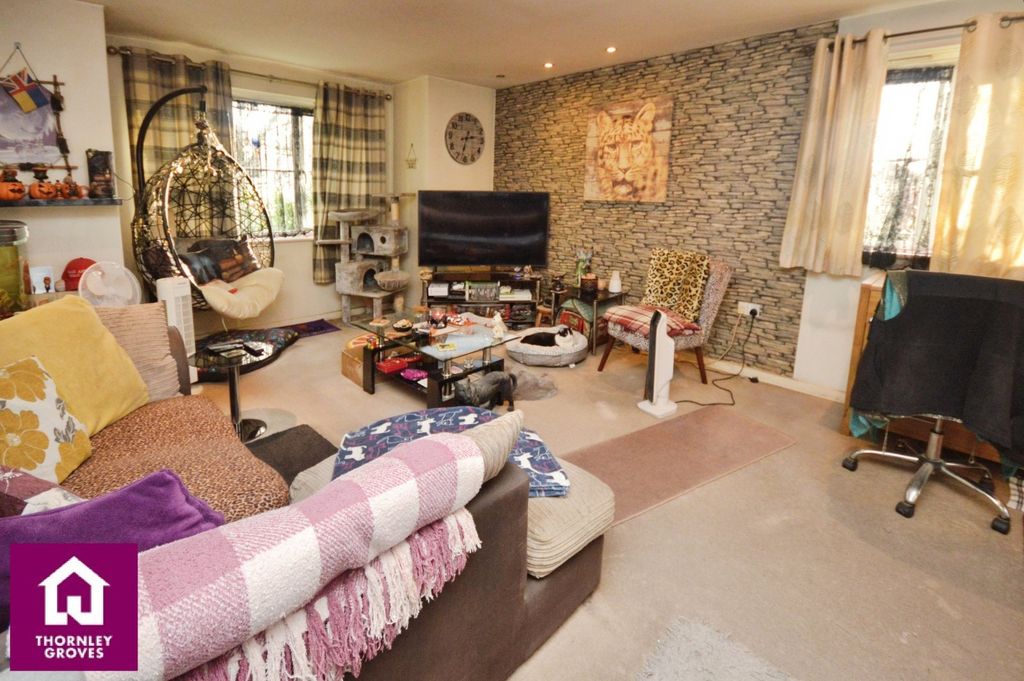 Property photo 2 of 7 Lounge