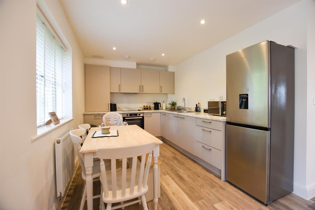 Property photo 3 of 15 Kitchen Diner.Jpg