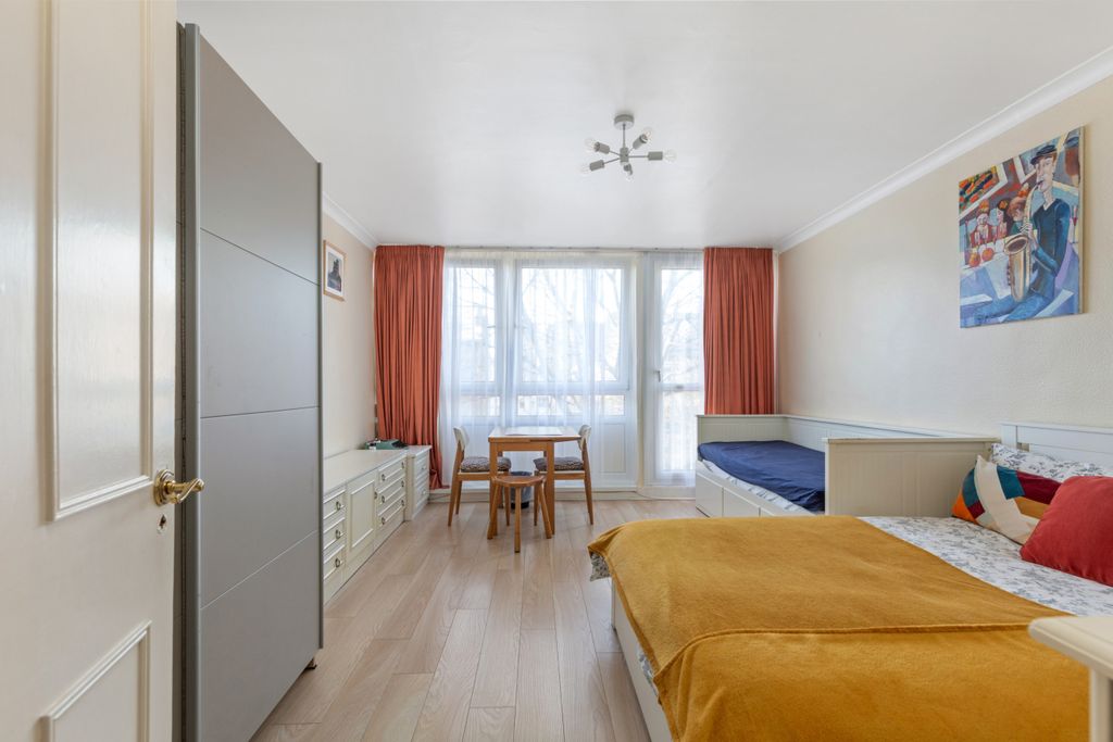 Property photo 3 of 12