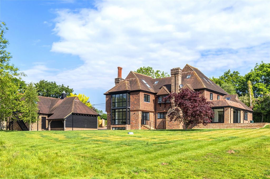 Property photo 1 of 28 Orchard Farm