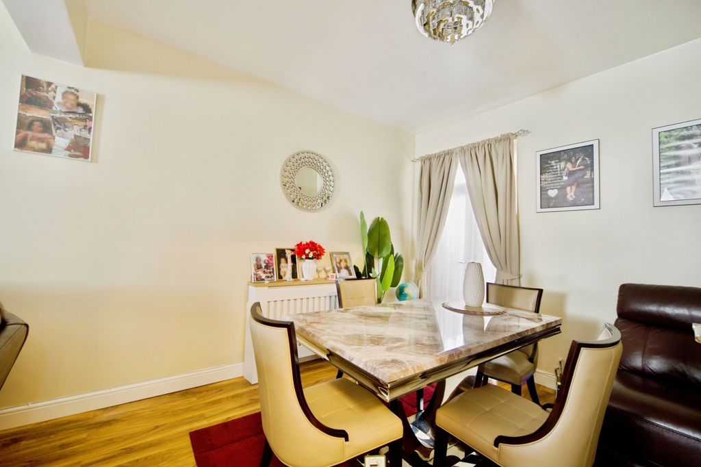 Property photo 3 of 13 Pbox-Img.Jpg