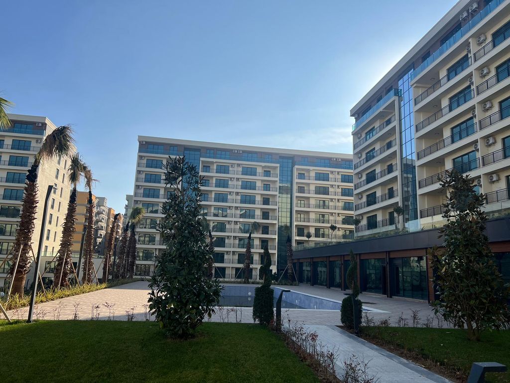 Property photo 2 of 22 Lake View Apartments In Istanbul -Outdoor Pool