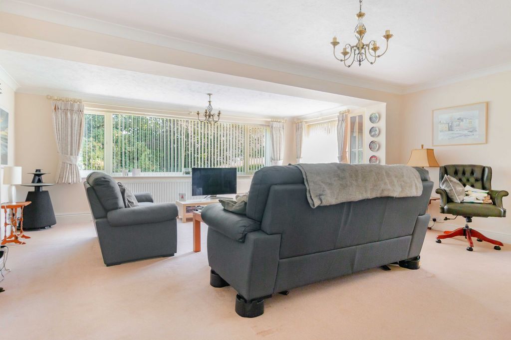 Property photo 2 of 30