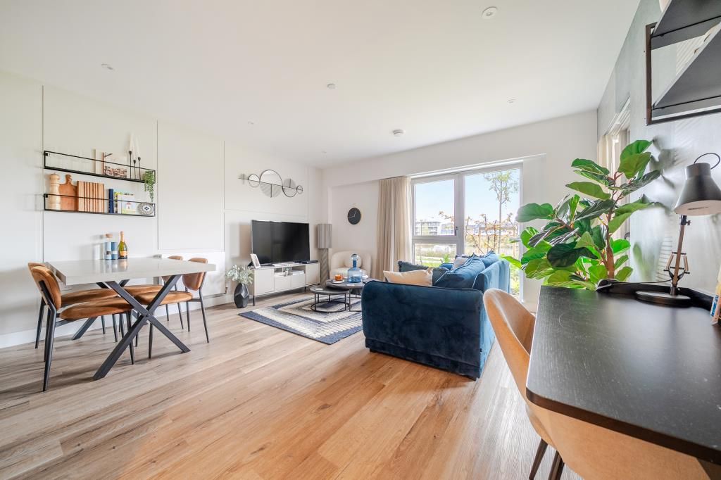 Additional image 4 of 2 bed flat for saleBankside Gardens, Green Park, Berkshire RG2
