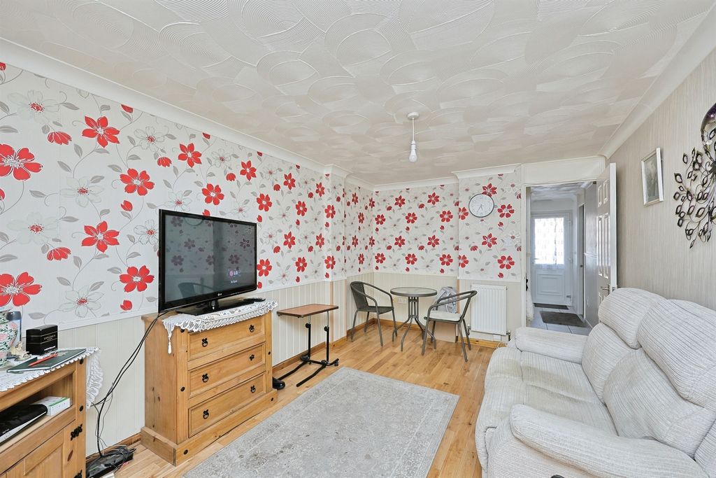 Property photo 3 of 18