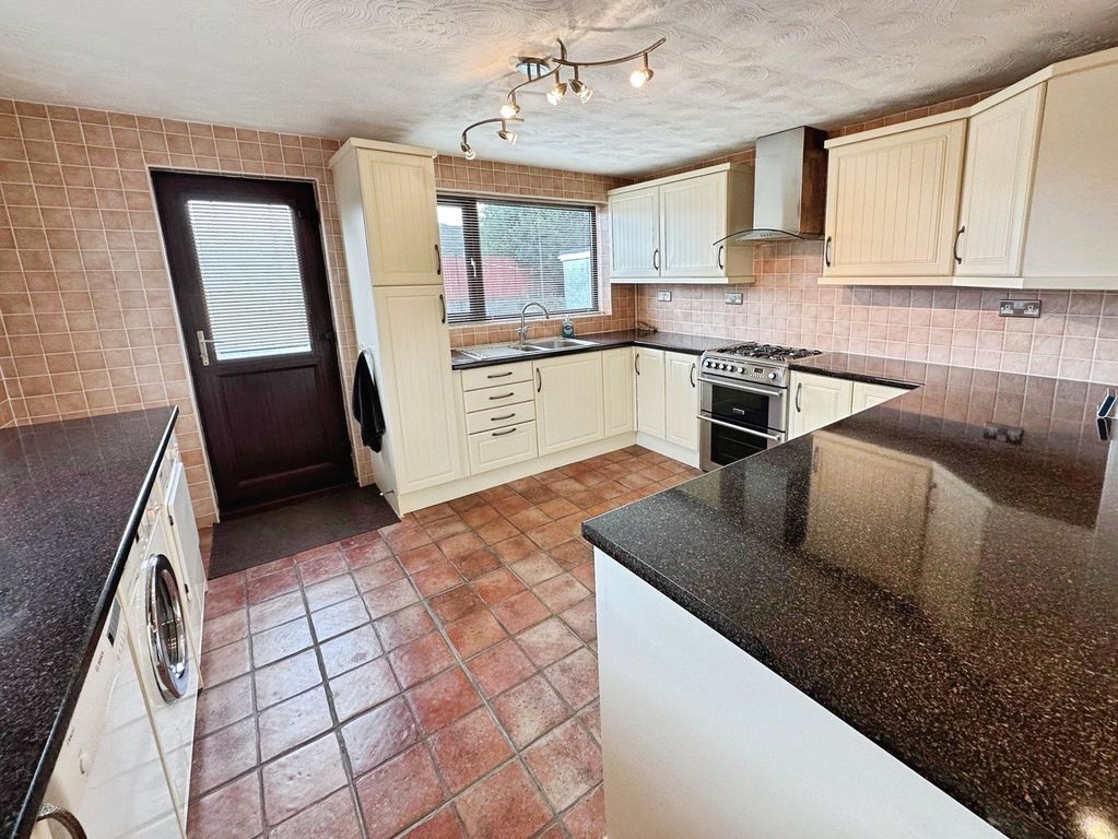 Property photo 3 of 24