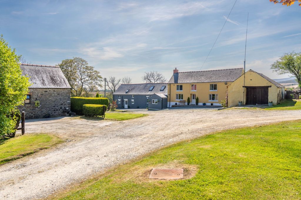 Property photo 1 of 80
