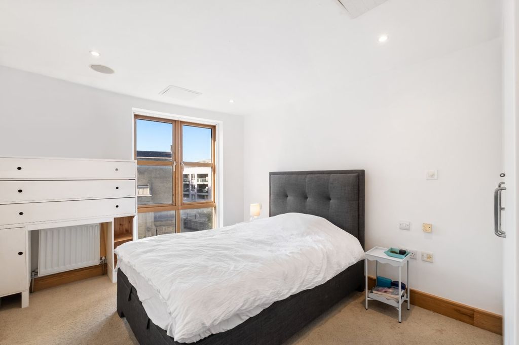 Property photo 3 of 7