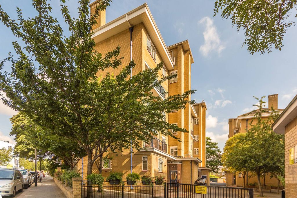 Property photo 1 of 11