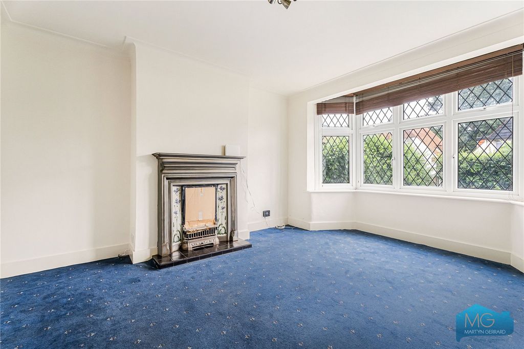 Property photo 2 of 28 Picture No. 21