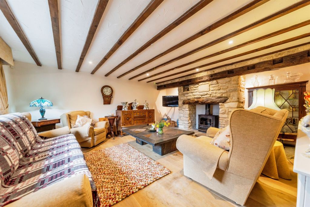 Property photo 2 of 28